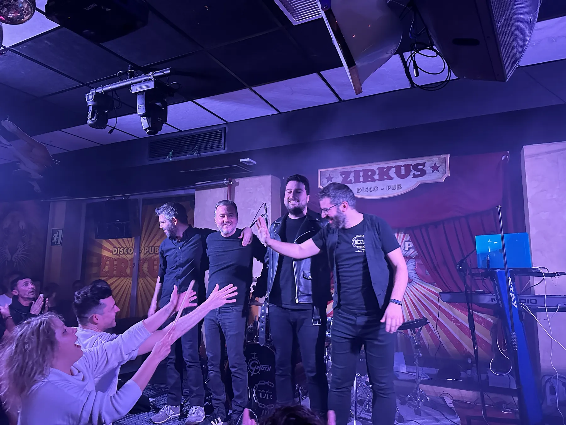 Dressed In Black en Sala Zirkus · Elda, Alicante, España