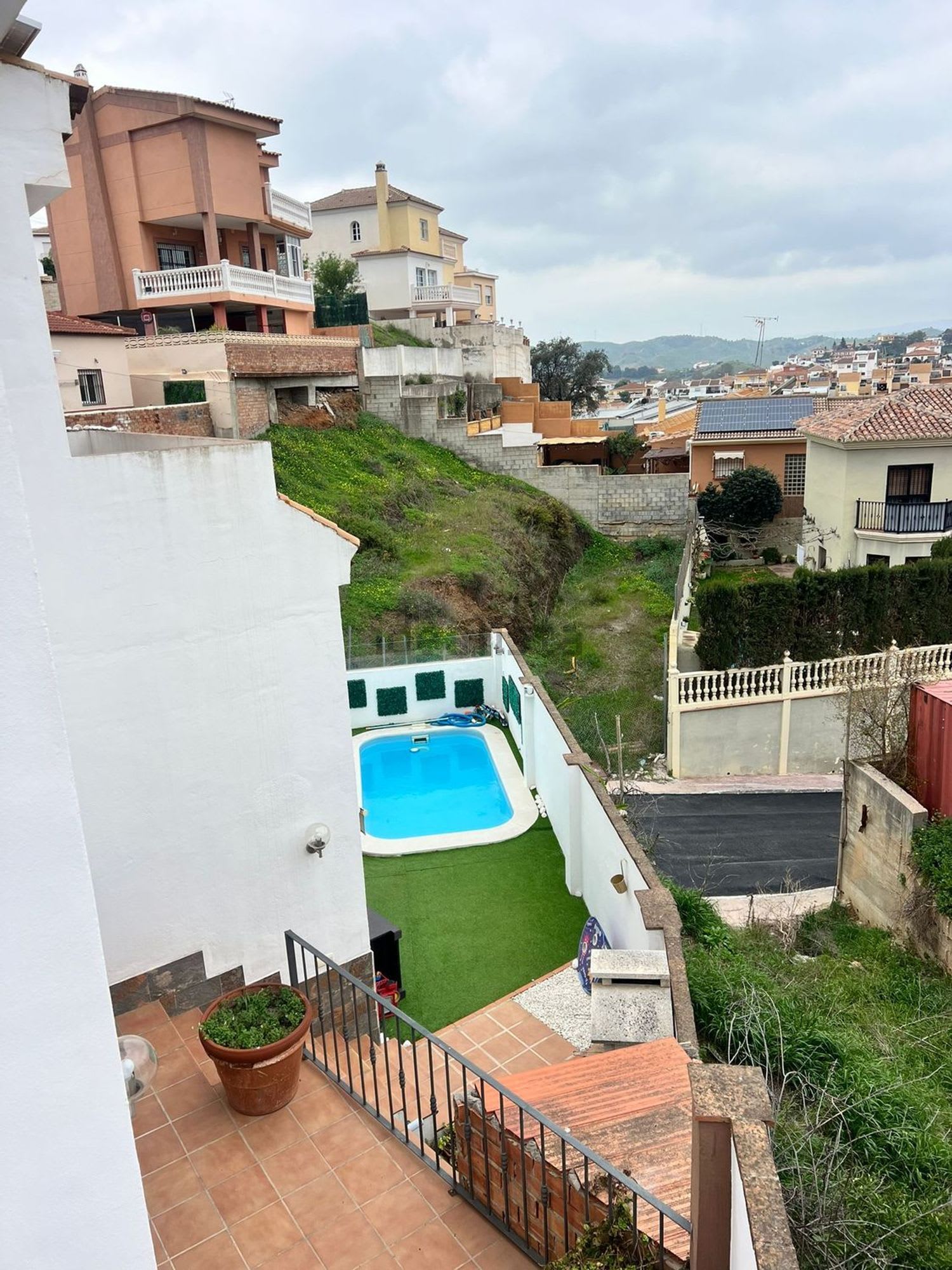Casa o chalet independiente en Calle Tiépolo, fantástico chalet independiente con dos plantas, zona exterior con piscina y barbacoa, en la mostera., en Nueva Málaga · Los Álamos · La Mostera