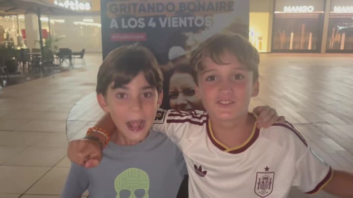 niños felices en Bonaire