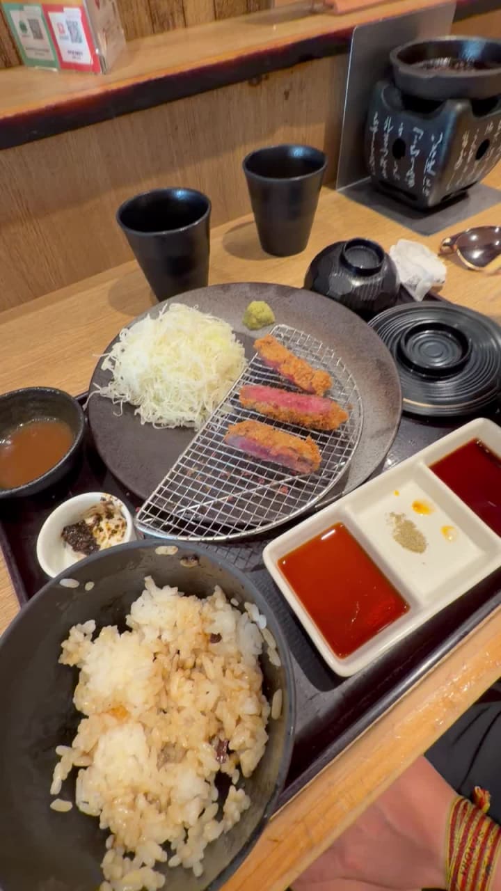Bonaire comiendo en Japón