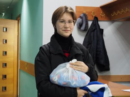Гимназисты собирают "Добрые крышечки"