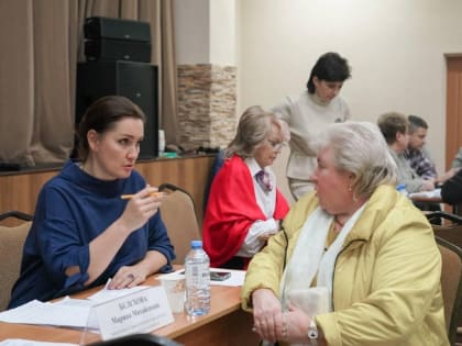 Выездная администрация собрала около 70 жителей в поселке Струбково