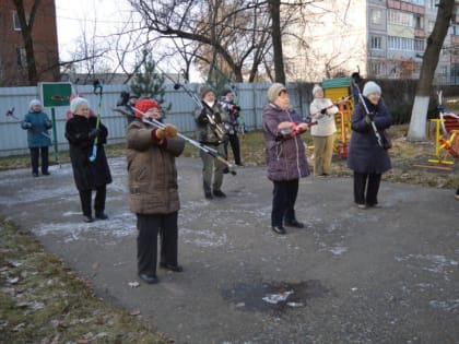 В Серпухове проходят занятия по скандинавской ходьбе