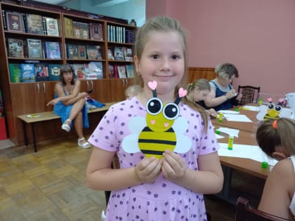 В Рузской библиотеке – мастер-класс «Веселая пчелка»