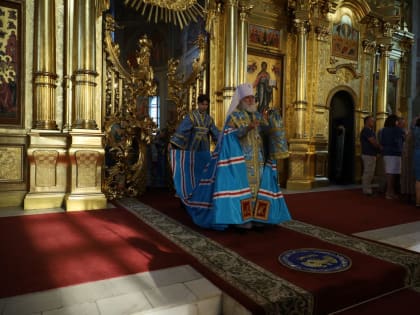 Всенощное бдение в Успенском кафедральном соборе города Коломны накануне престольного праздника