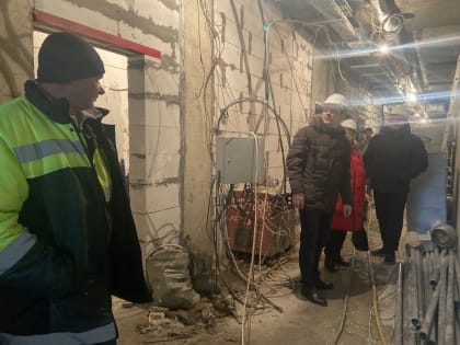 Общественники посетили строительную площадку на ул. Легостаева