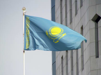 Казахские банки значительно замедлили обработку переводов из России