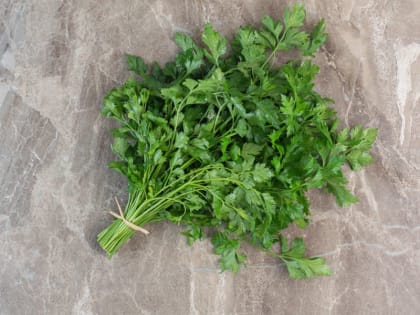 Диетолог посоветовал есть базилик, укроп и петрушку, чтобы не заболеть