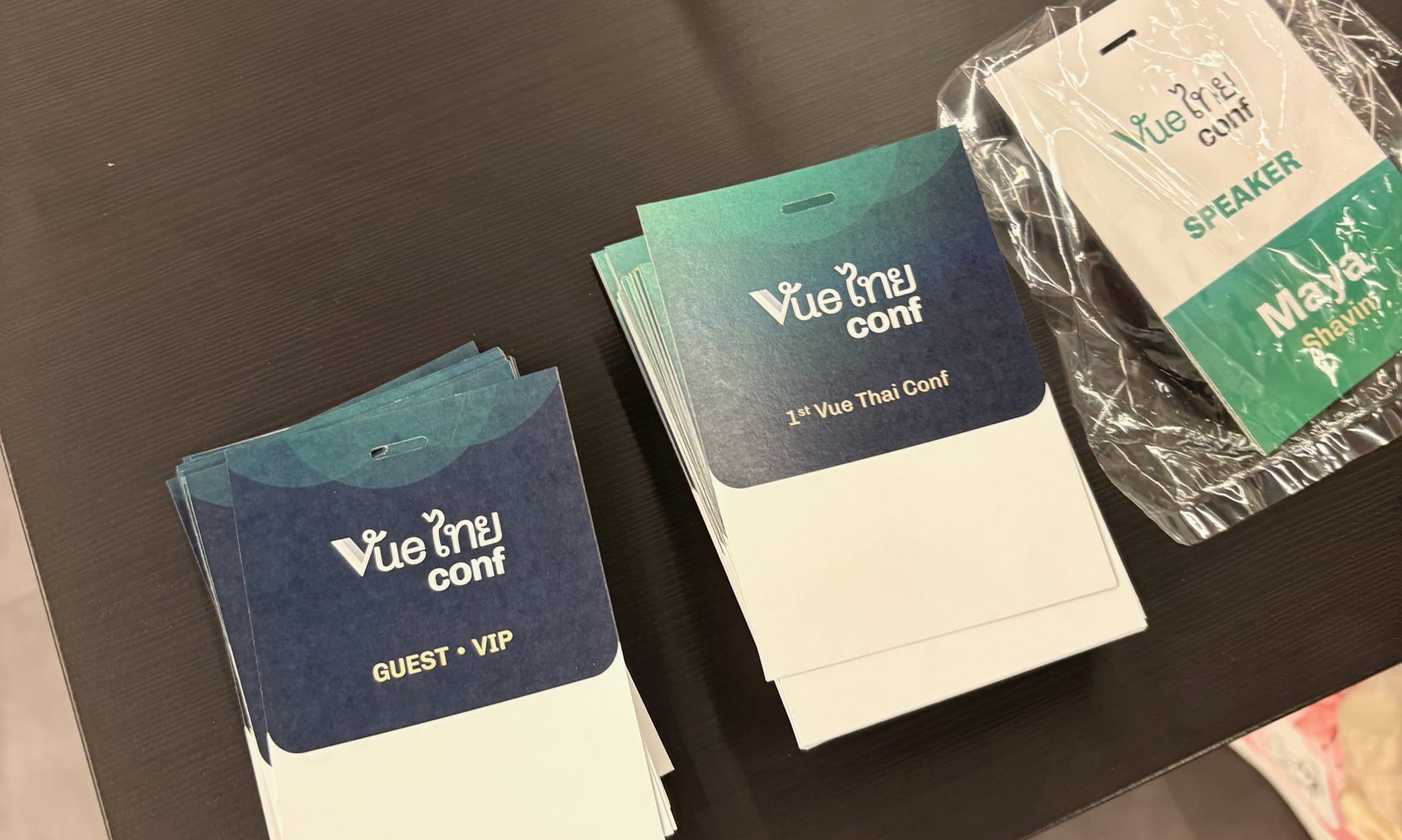 ดีไซน์ของป้ายชื่อของ VIP, Attendee, Speakers