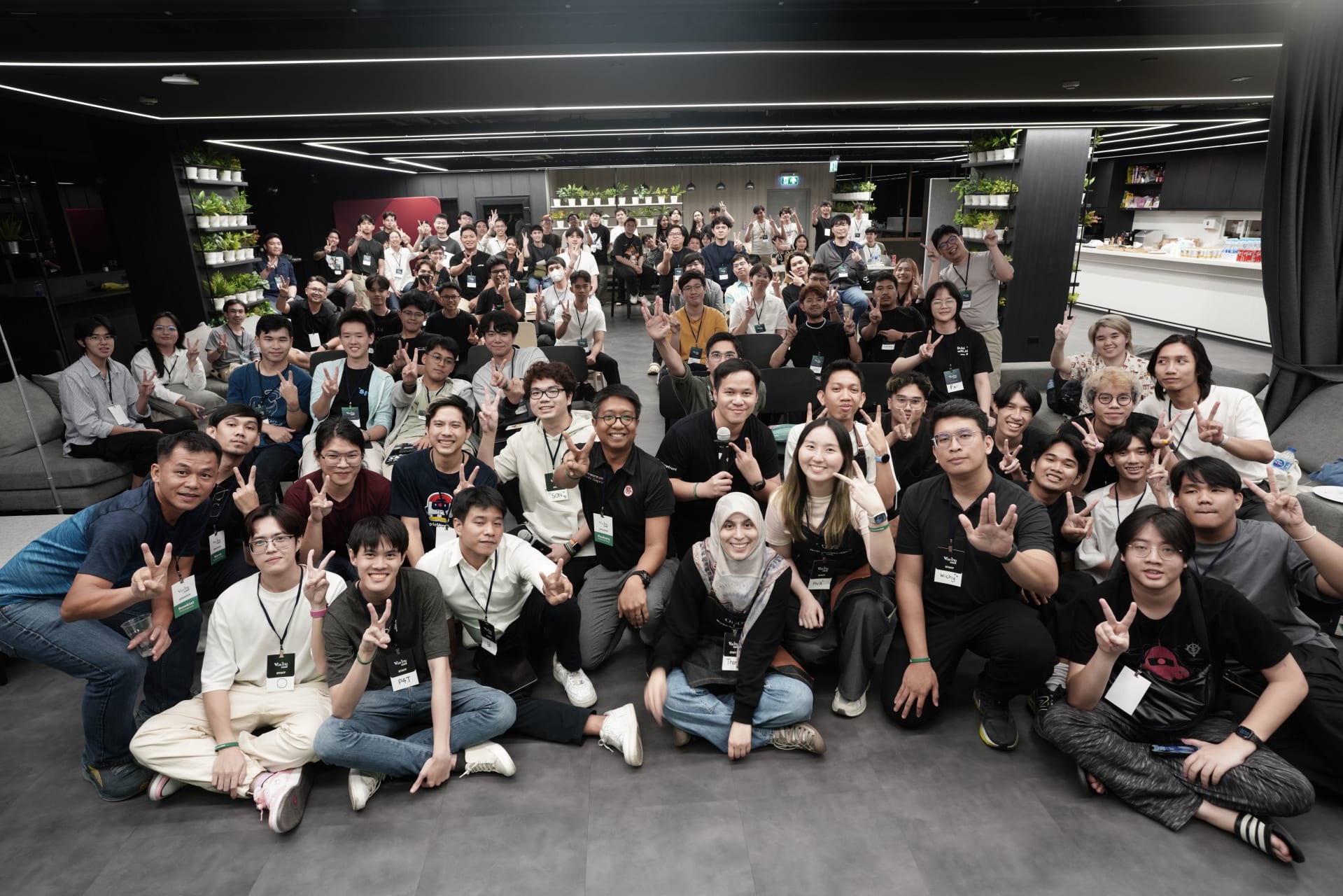ผู้เข้าร่วมงานและทีมผู้จัดงาน Vue Thai Conf 2024