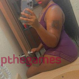 Yummy sexy chocolate 🍫 super tight & wet 🐱available now 🤤