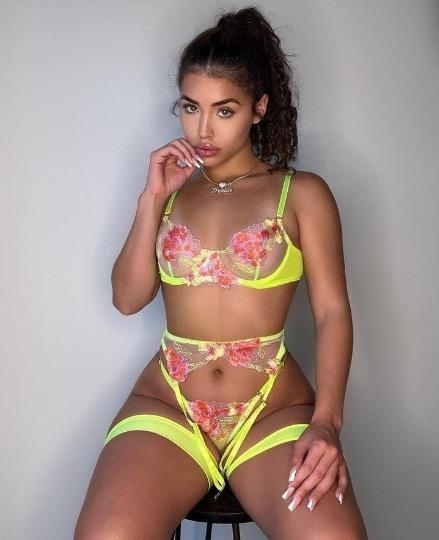 Hello my special 😍😍 for the weekend it is 75 one hour and two hours 150 I accept cash 😈😈😈 call me or write to me