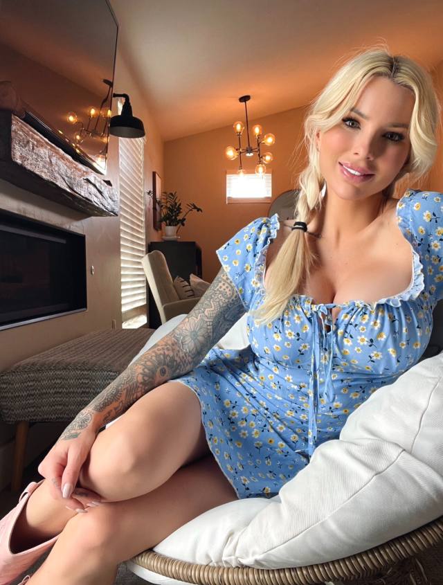 I'm Naughty 🥵 Kayla hooker available for hookup💦💦