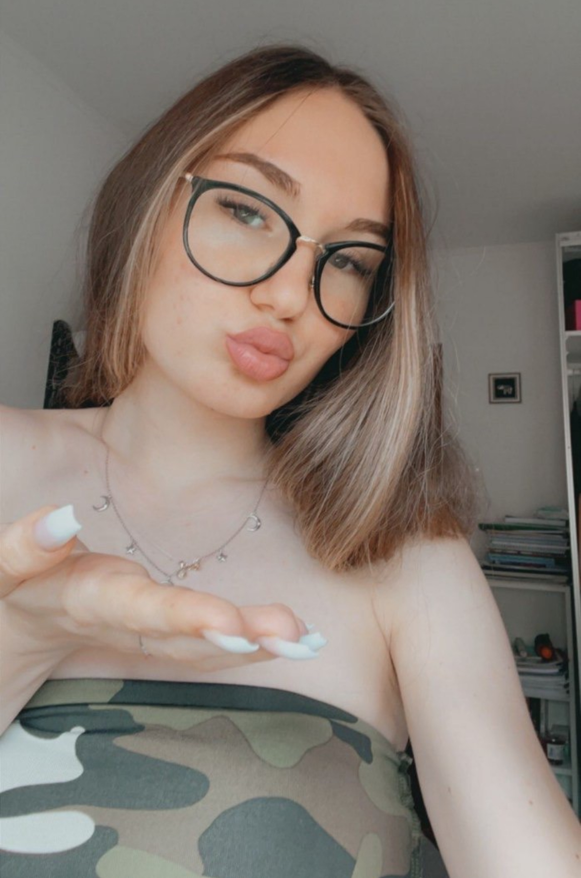 I'M AVAILABLE FOR MEETUP/NUDES PICS & HOT FUCK VIDEOS .HMU🥵👅 💦