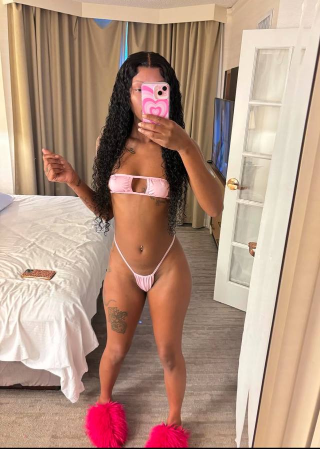 Available Horny 👄 👄Face time verification👅 I sell videos 💘 Incall/Outcall Carfun Everywhere, 24/7 WhatsApp +1 (270) 388-3140