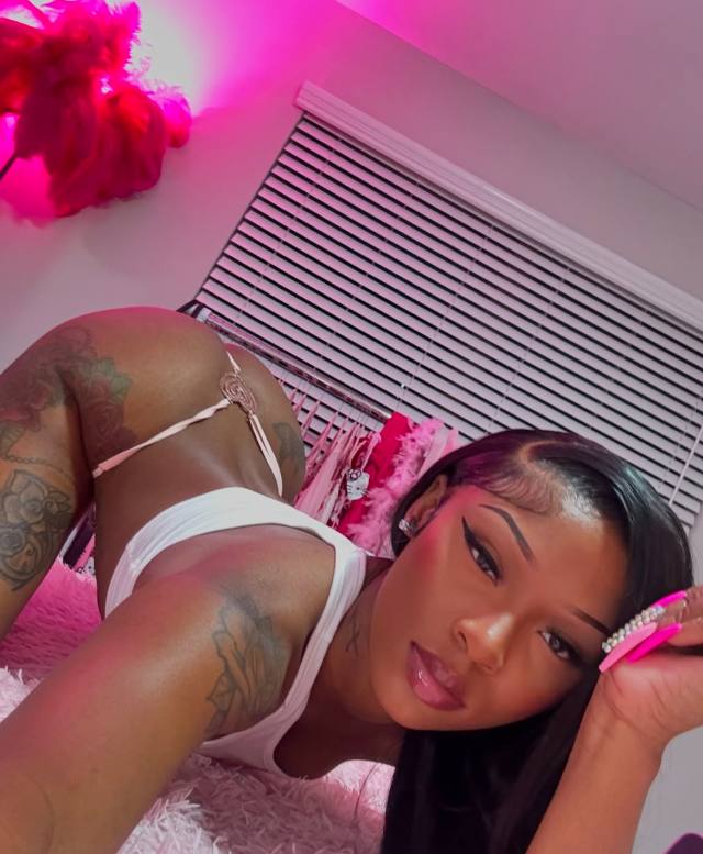 Available Horny 👄 👄Face time verification👅 I sell videos 💘 Incall/Outcall Carfun Everywhere, 24/7 WhatsApp +1 (270) 388-3140