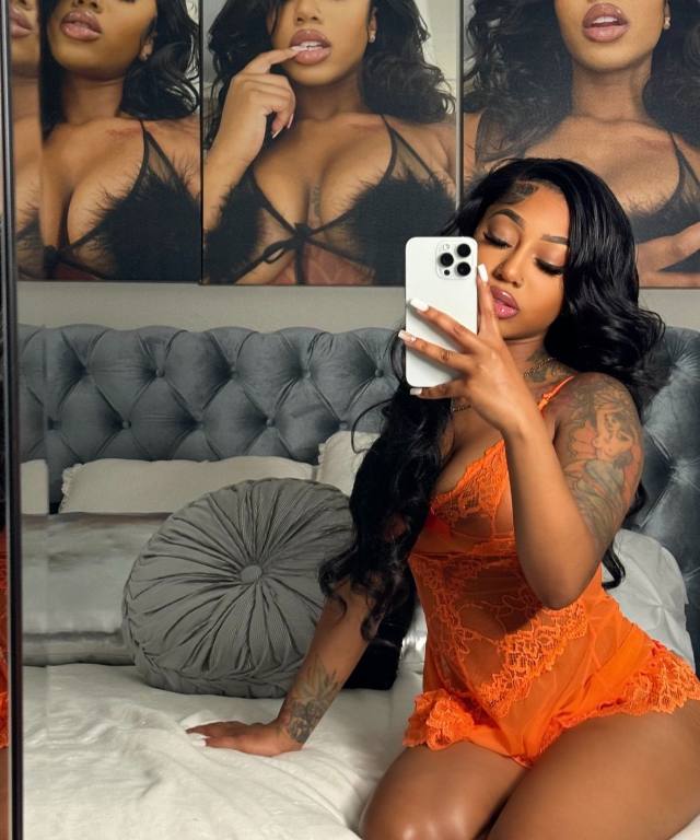 Available now for Meet Up and Full Body Massage with a happy ending. Sexting & FT Shows ,Content Sales 🍆👅