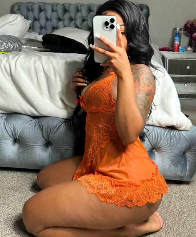 Available now for Meet Up and Full Body Massage with a happy ending. Sexting & FT Shows ,Content Sales 🍆👅