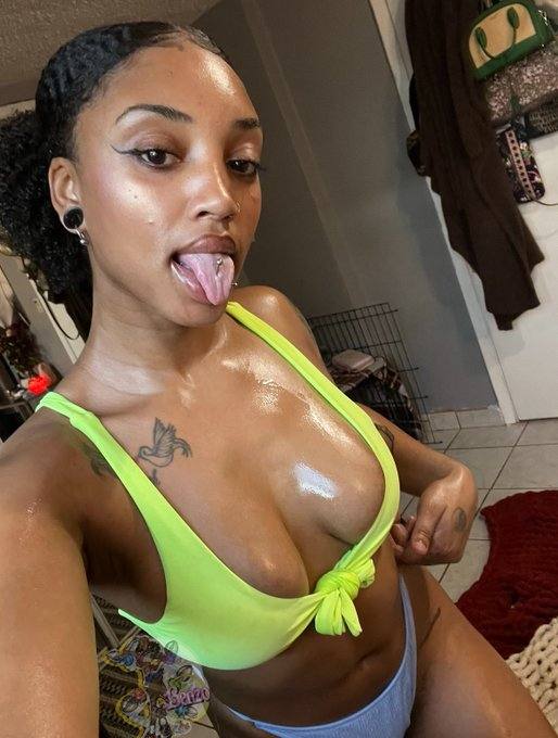 HMU IF YOU TRYNA HAVE ALL KINDS OF NAUGHTY 🍆💦 FUN AND NASTY GAMES 👅NO CONDOM SEX 🍑🍆 & CLEAN TITS PUSSY SPECIALS BOOBS SATISFY