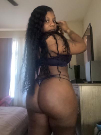 THICK SQUIRTING EBONY