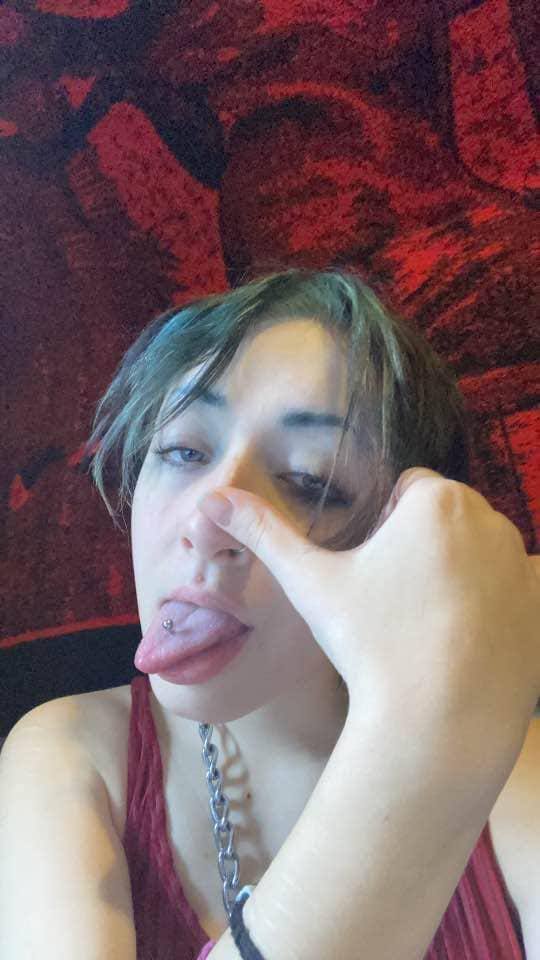 Hi guys💋✦️🖐✦💋. My name is lucy ,I live alone in my home, an appointment time in a low rate including 💋 💦. 👅Dgoggy Style/👅69