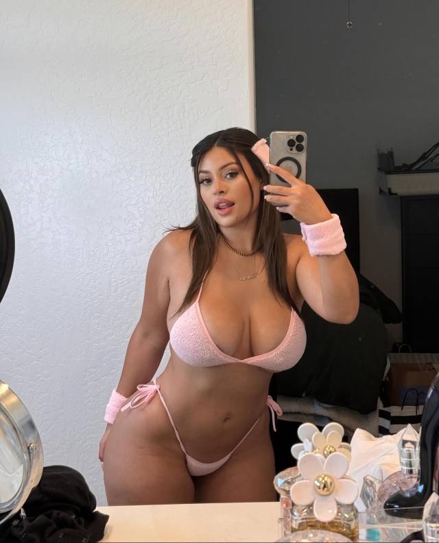 Hi cuties,I’m available for deep tissue and Nuru massage with happy ending,I accept payment in cash ✅(in call/ out call)HMU.