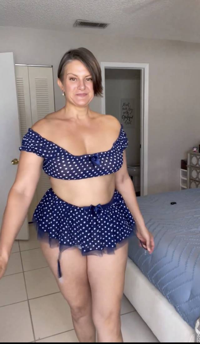 Hello I'm Jóse Maria.Come and unwind with my unrushed full body,I AM A LICENSED PROFESSIONAL MASSAGE THERAPIST