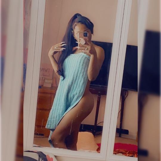Big Dicc Verse Belizean Baddie Hosting 💕🍆🌸🧜🏽♀