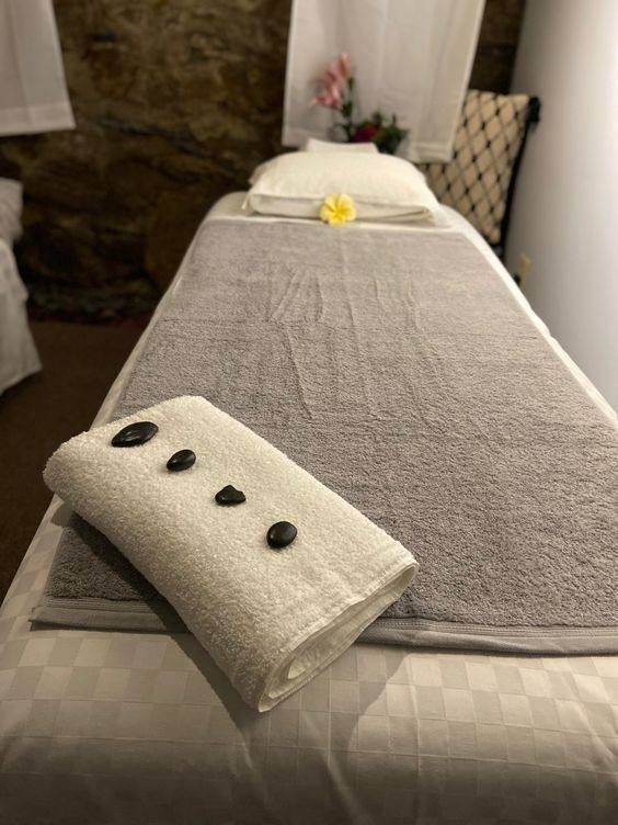 Hi sweetie A professional massage therapists with 4 years experience. Available for available for all type of message, both y