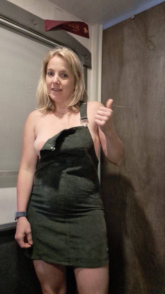 LOOKING STRESSED & WORN OUT ? LET ME RELIEVE YOU OFF ANY STRESS AND MAKE YOU CUM ...🍑🍑🍑💦🍆🍆🍆