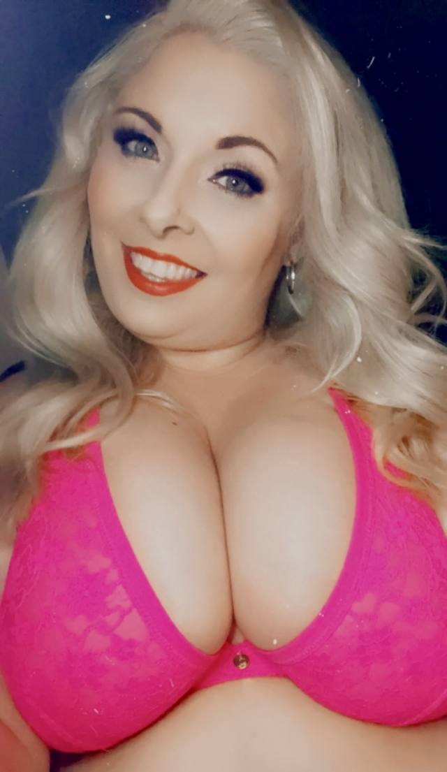 💦AVAILABLE NOW CLEVELAND💦 253-326-6725 Busty Blonde Babe ready to play let’s get together for some fun