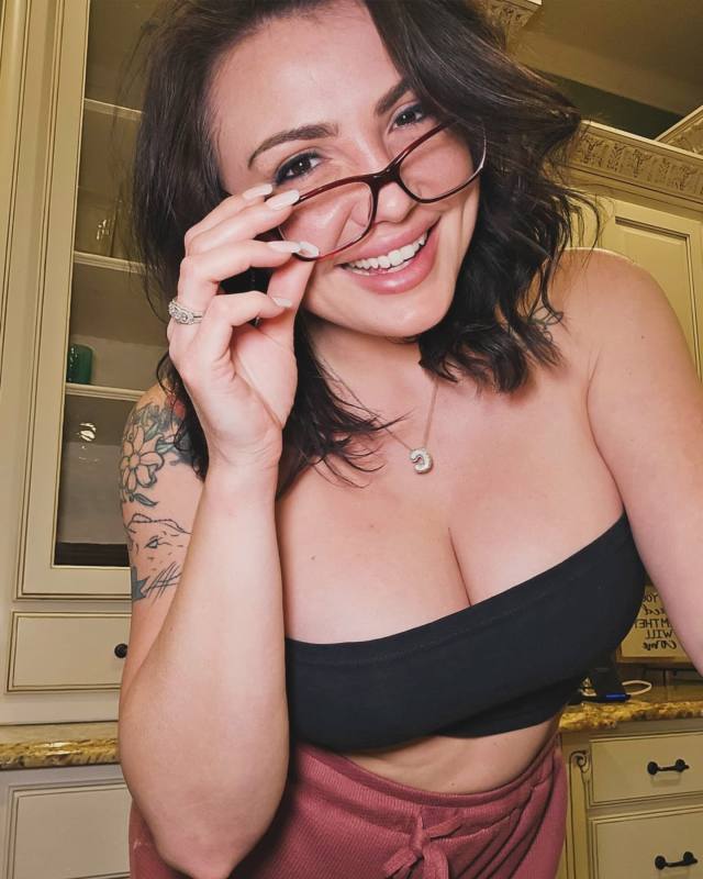 I’M AVAILABLE FOR ALL SERVICES 5176339185 LET’S CONNECT