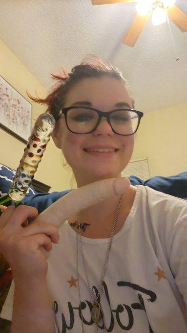I’M MISTRESS MELISSA ,I love to be served and I wanna dominate and own A permanent obedient sub/no limits 3022229833