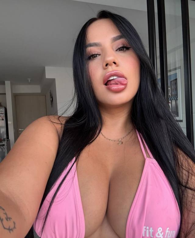 I’M AVAILABLE RIGHT NOW CASH ONLY 💸 ☎️Call or text me (603) 799-0884
