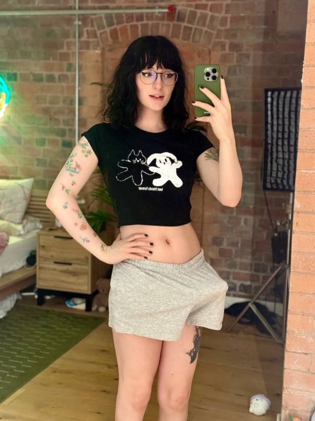 Hey yeah I’m 💯 looking for hook up rn, I’m trawwnsgender I’m into CUDDLING,KISSING,FUCKING,DEEPTHROATH MUTUAL ORAL,69 and all