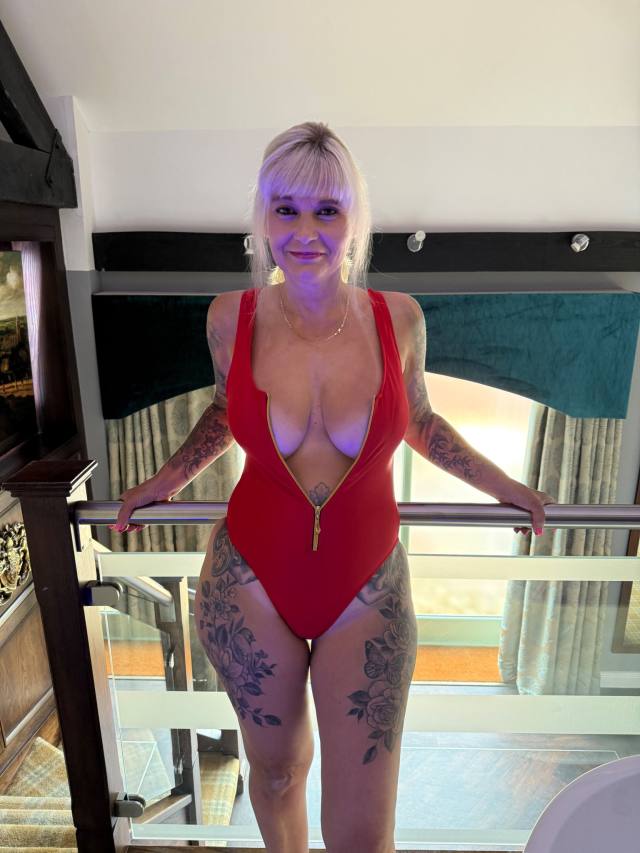 Hi Babe I'm Nurse Winnie, 53YO single lady experience with pampering, passion and prolonged pleasure like no other.