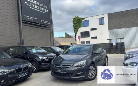 Opel Astra Notchback 1.4Benzine Topstaat 2012 Garantie