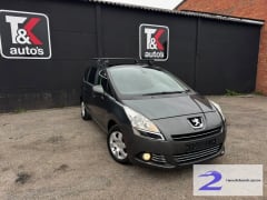 Peugeot 5008 1.6i 2011 — foto 1