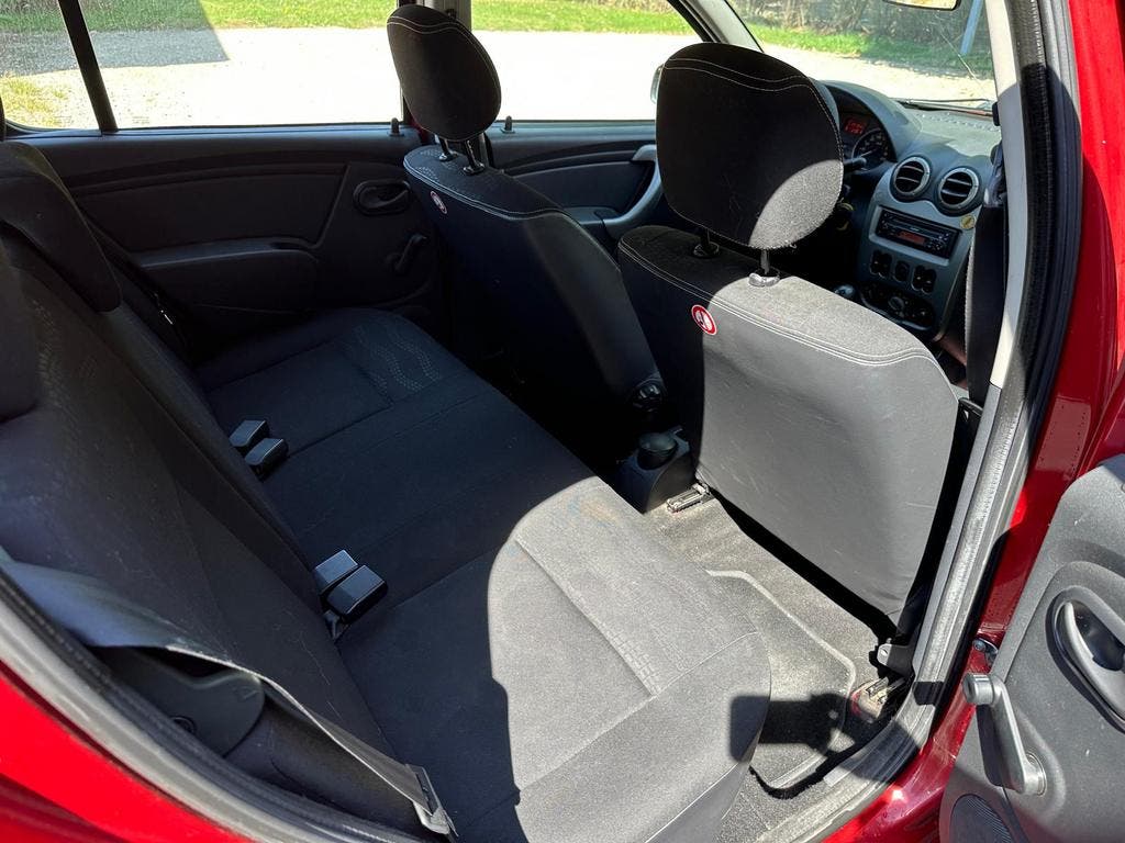 Dacia Sandero 1.6Benzine Gekeurd vvk