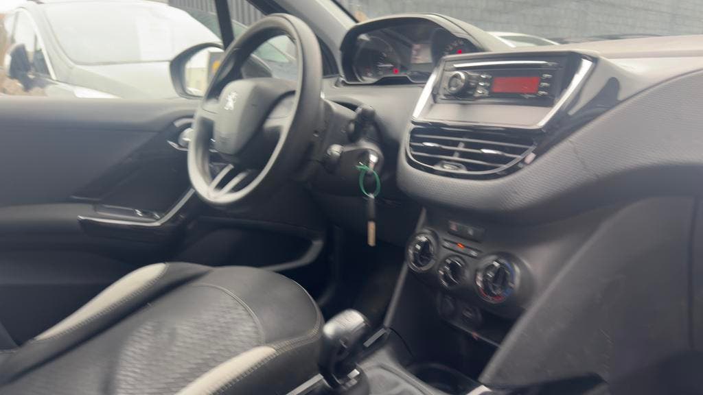 Peugeot 2008 1.2Benzine 111.xxxkm 2015 / Garantie