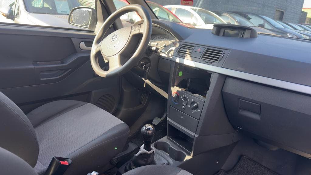 Opel Meriva 1.6Benzine 2004 182.xxxkm Beginnerswagen