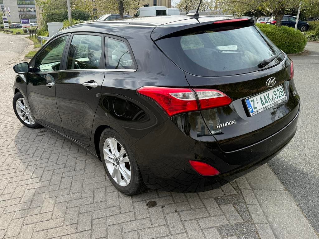 Hyundai I30 SW 1.6crdi Automaat