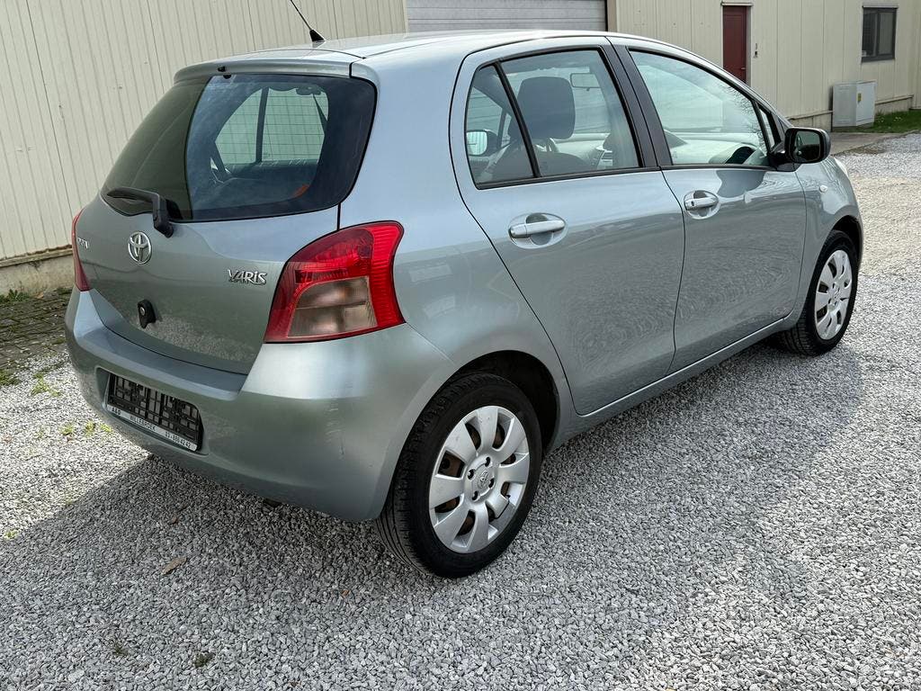 Toyota Yaris 1.0i 118000km 5dr