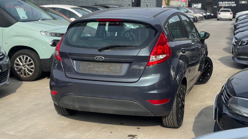 Ford Fiesta 1.2Benzine 2012 150.xxxkm Beginnerswagen
