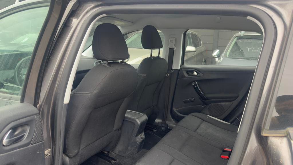 Peugeot 2008 1.2Benzine 111.xxxkm 2015 / Garantie