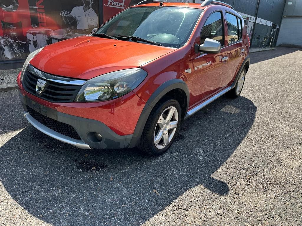 Dacia Sandero 1.6Benzine Gekeurd vvk