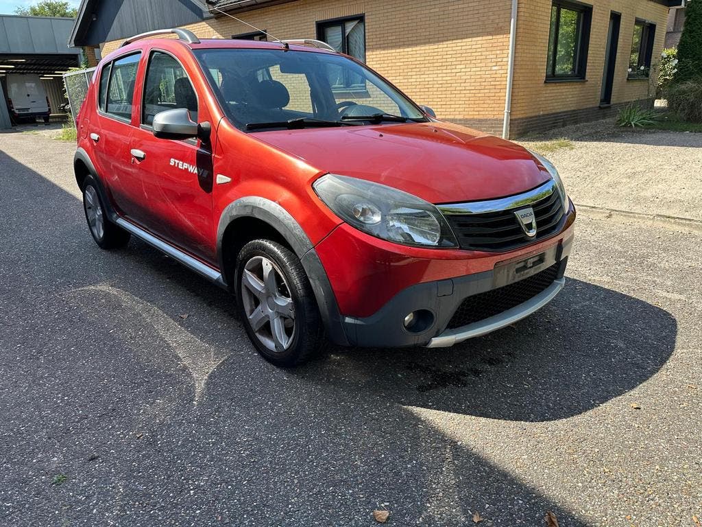 Dacia Sandero 1.6Benzine Gekeurd vvk