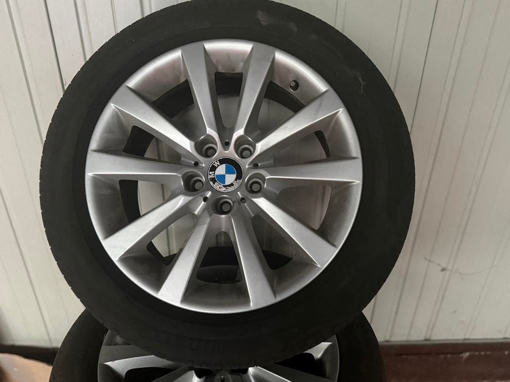 R18 BMW 5 GT velgen met zomerbanden