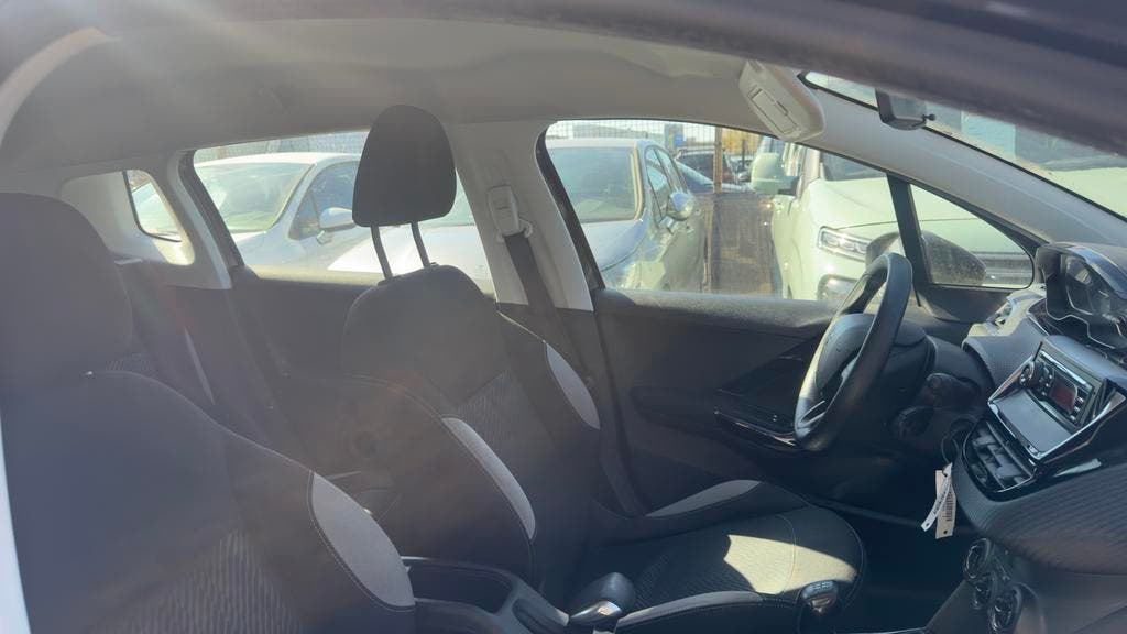 Peugeot 2008 1.2Benzine 2015 150.xxxkm 1Jaar Garantie