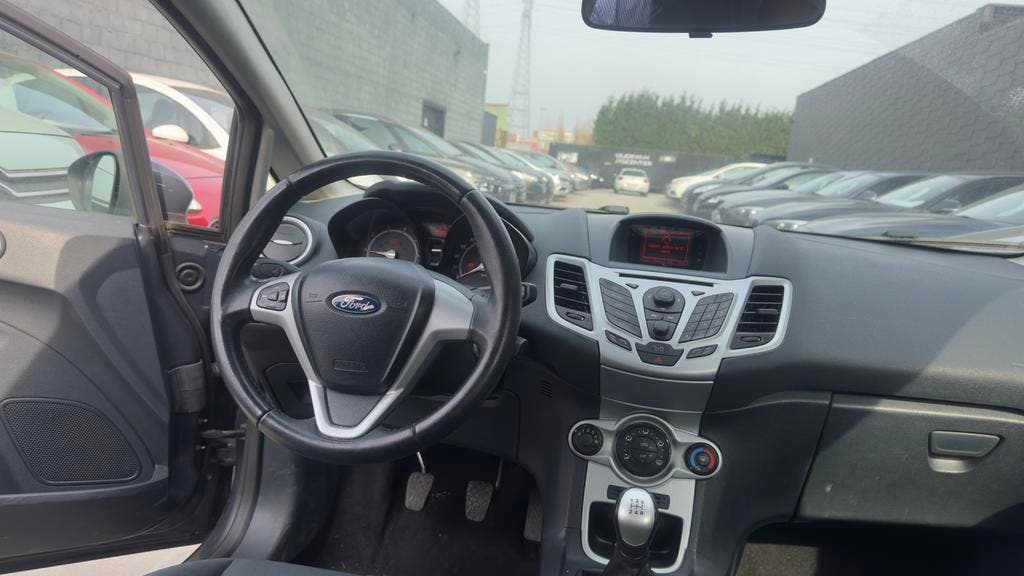 Ford Fiesta 1.2Benzine 2012 150.xxxkm Beginnerswagen
